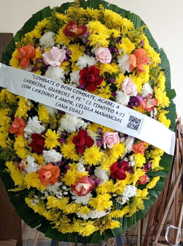 Coroa Pequena com Crissantemo Amarelo E Rosas Coloridas