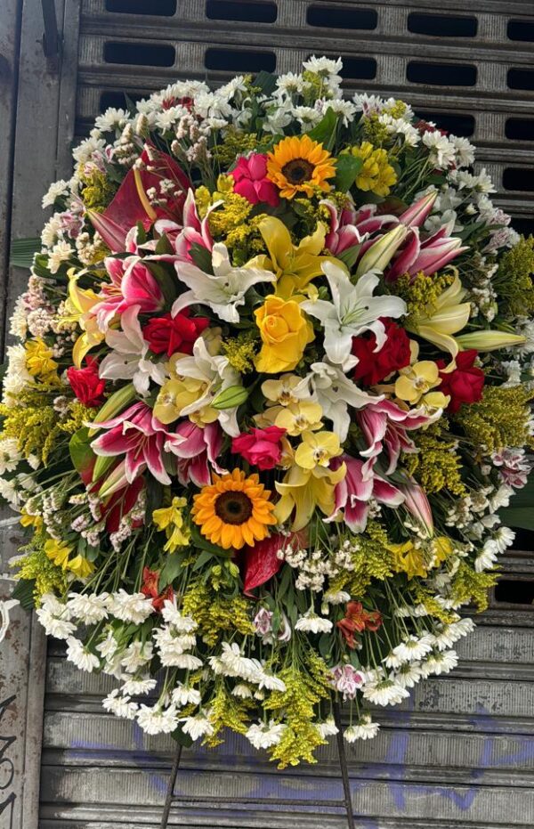 Coroa de Flores Nobres Coloridas