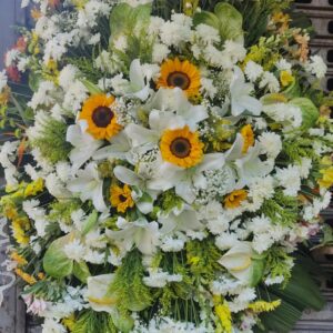 Coroa de Flores Branca e Amarela